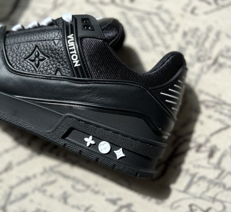 Louis Vuitton Monogram Trainer Sneakers