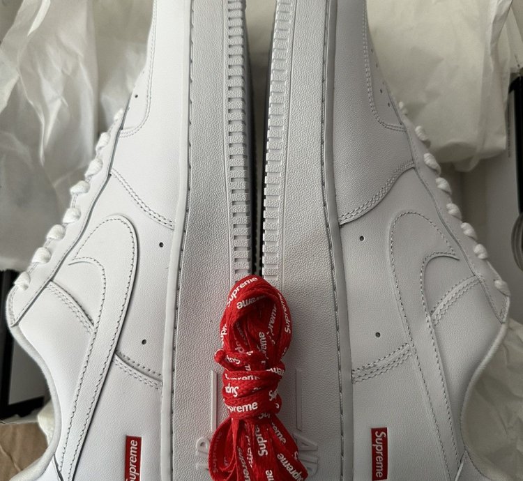 Nike Supreme Air Force 1 White