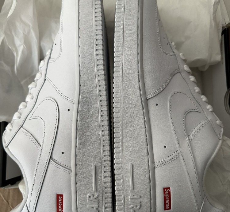 Nike Supreme Air Force 1 White