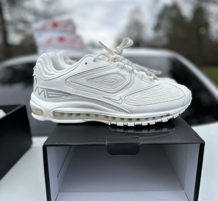 Nike Supreme Air Max 98