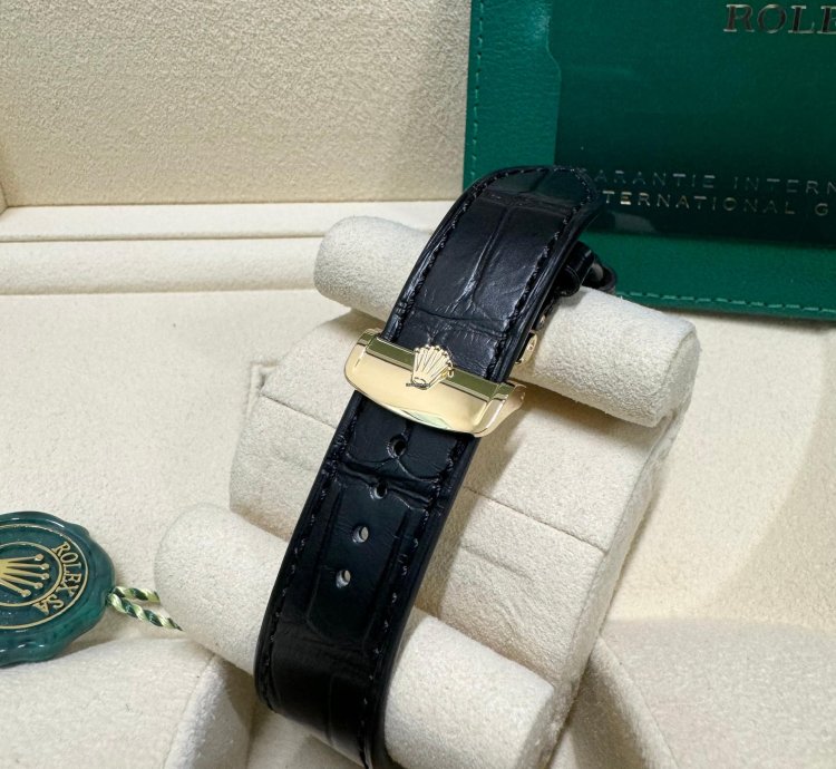 Rolex 1908 Yellow Gold Black Dial Full Set 2024