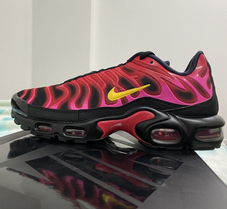Nike Supreme Air Max Plus Tn