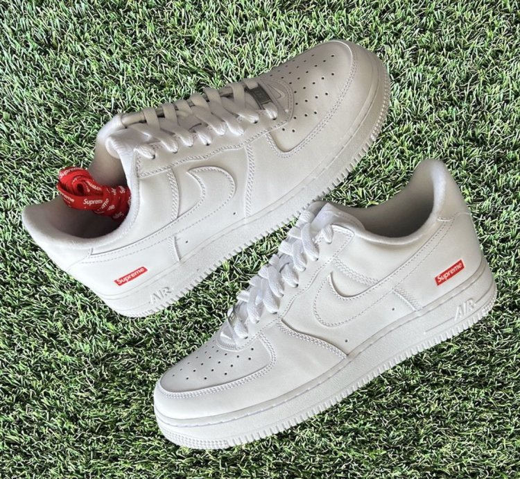 Nike Supreme Airforce 1 White Size 8 5