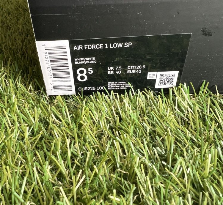 Nike Supreme Airforce 1 White Size 8 5