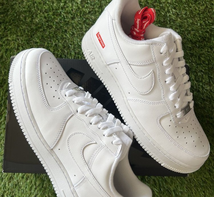 Nike Supreme Airforce 1 White Size 8 5