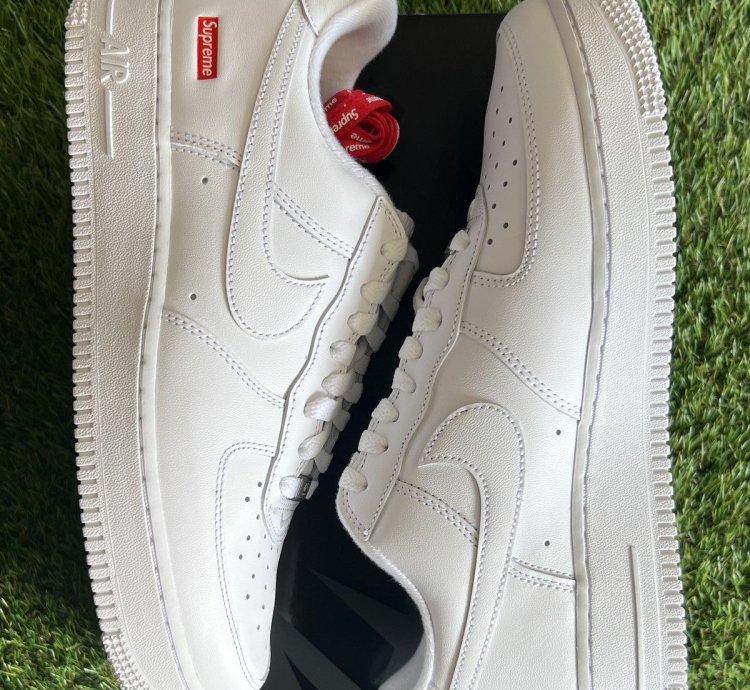 Nike Supreme Airforce 1 White Size 8 5