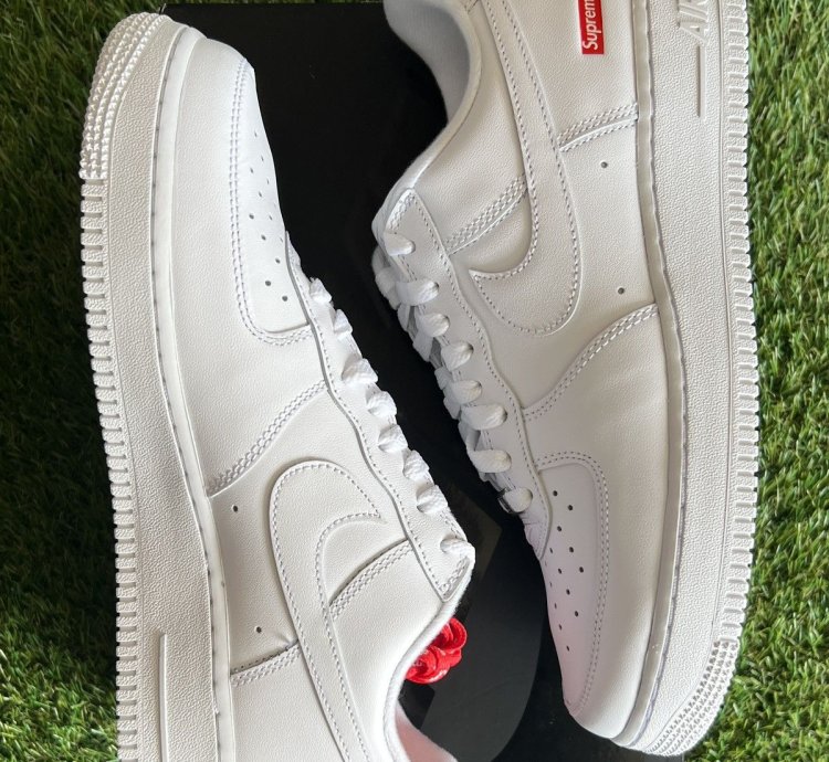 Nike Supreme Airforce 1 White Size 8 5