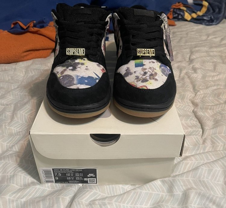Nike Supreme Dunk Low