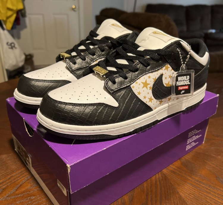 Nike Supreme Sb Dunk Low