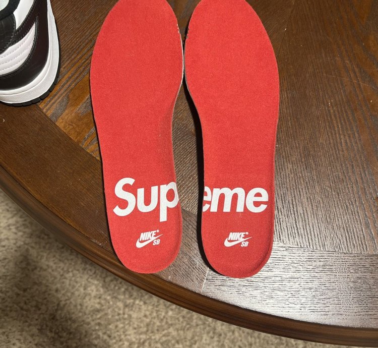 Nike Supreme Sb Dunk Low