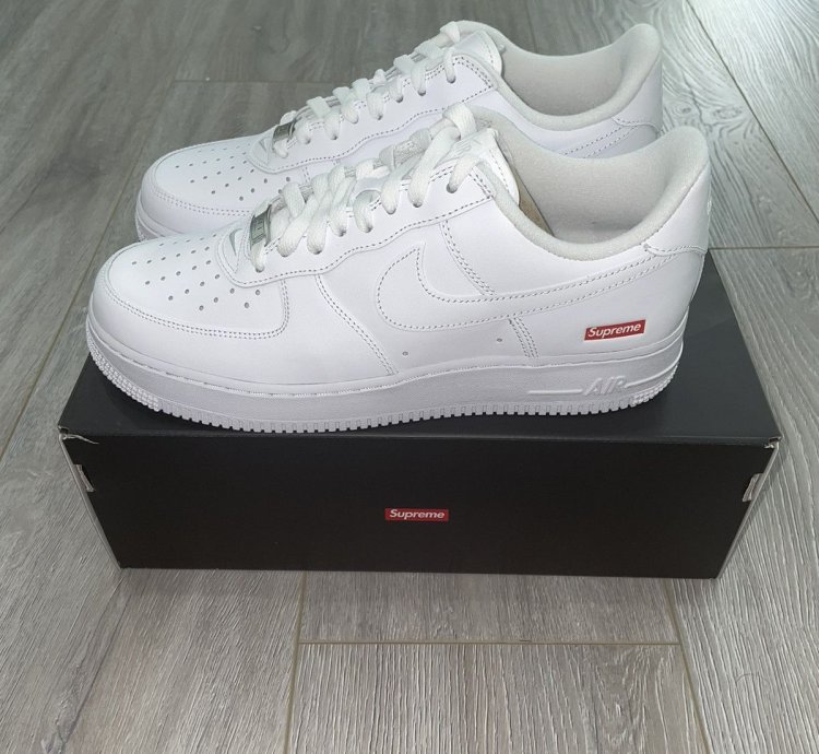 Nike Supreme White Air Force 1 Low