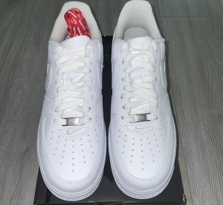 Nike Supreme White Air Force 1 Low