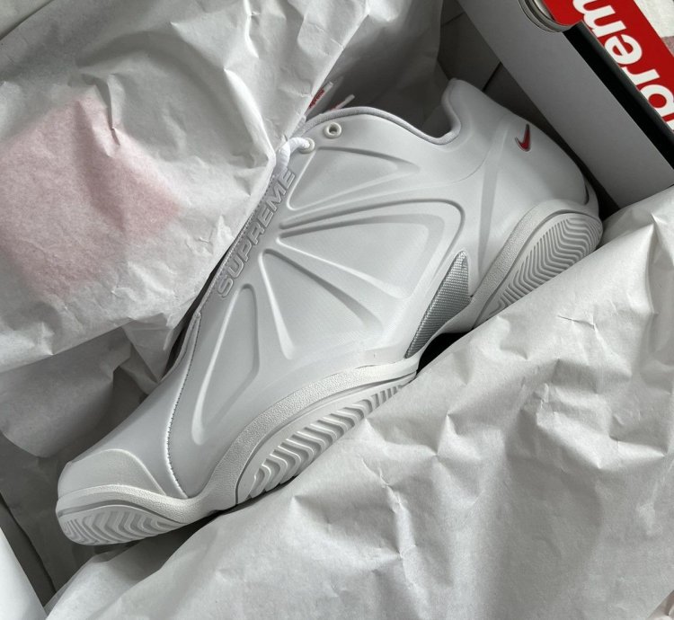 Nike Supreme Zoom Courtposite White Red