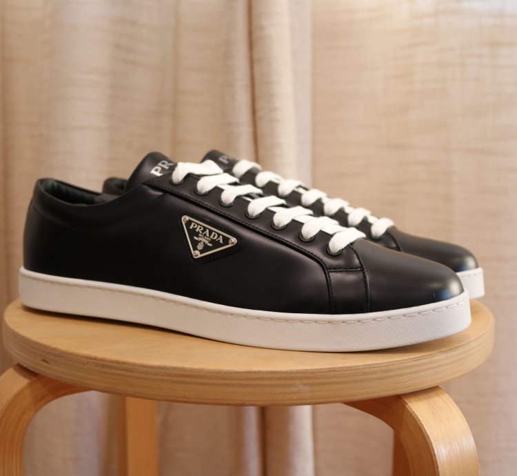 Nwt Prada Lane Spazzolato Leather Sneakers