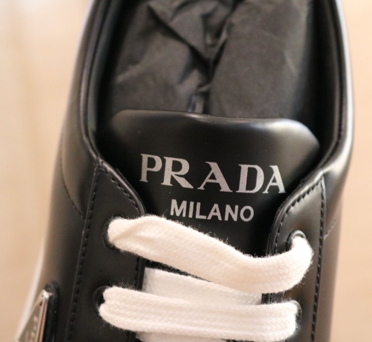 Nwt Prada Lane Spazzolato Leather Sneakers