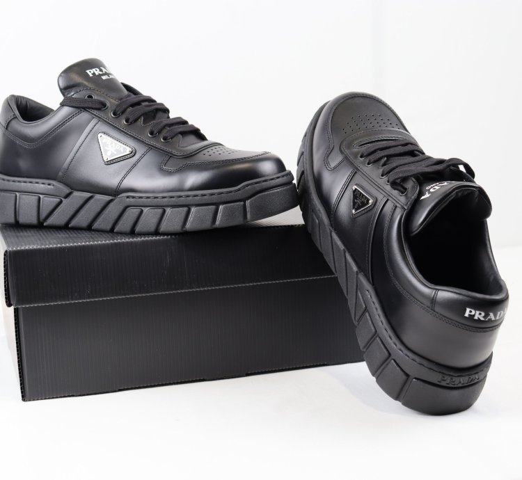 O1rshd Low Top Logo Leather Sneakers In Black