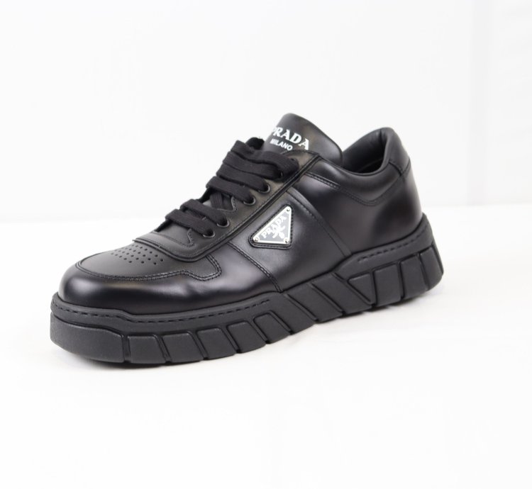 O1rshd Low Top Logo Leather Sneakers In Black