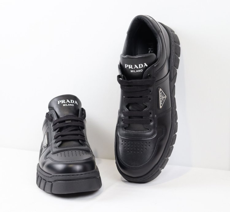 O1rshd Low Top Logo Leather Sneakers In Black