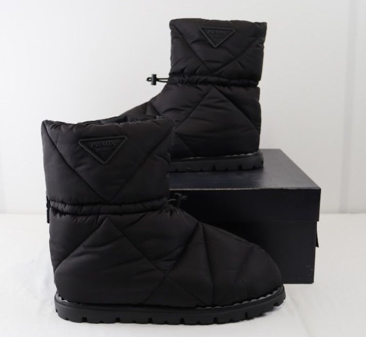 O1rshd1 Padded Re-nylon Booties In Black
