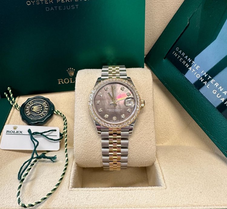 Rolex Datejust 31 New 2024 Tahitian Dark Mother Of Pearl Dial Two Tone Yellow Gold Diamond Bezel
