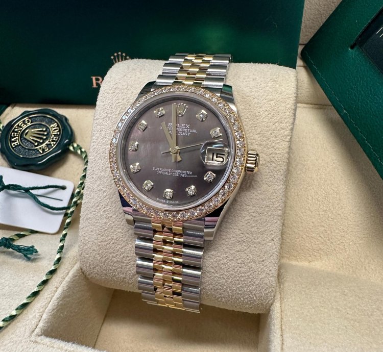 Rolex Datejust 31 New 2024 Tahitian Dark Mother Of Pearl Dial Two Tone Yellow Gold Diamond Bezel