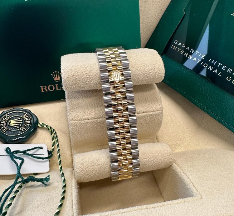 Rolex Datejust 31 New 2024 Tahitian Dark Mother Of Pearl Dial Two Tone Yellow Gold Diamond Bezel