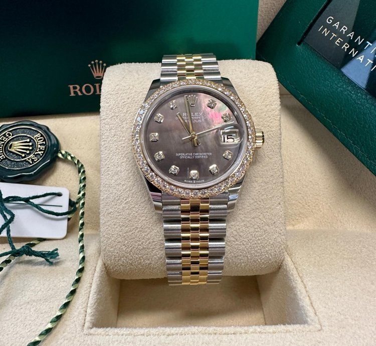 Rolex Datejust 31 New 2024 Tahitian Dark Mother Of Pearl Dial Two Tone Yellow Gold Diamond Bezel