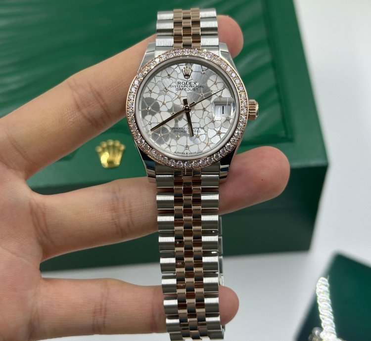 Rolex Datejust 31 Silver Flower Diamond Bezel Jubilee