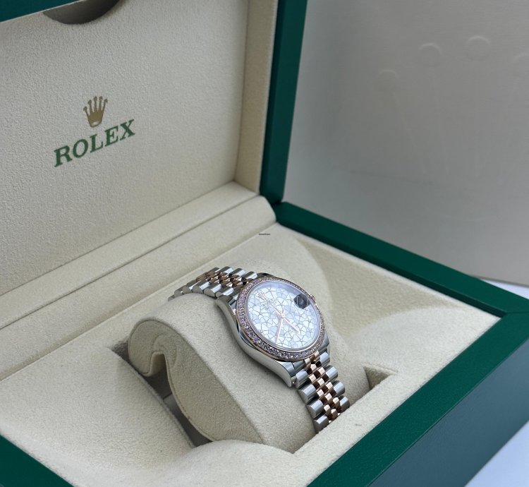Rolex Datejust 31 Silver Flower Diamond Bezel Jubilee