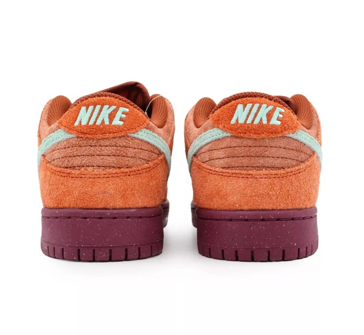Nike Sb Dunk Low Mystic Red Rosewood Emerald Rise Rugged
