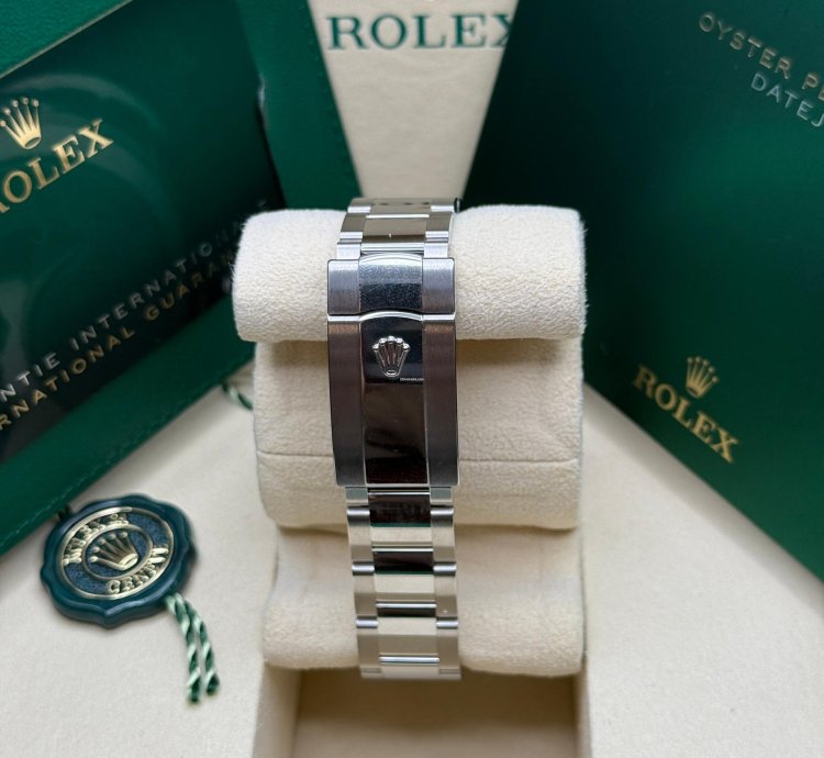 Rolex Datejust 36 Mother Of Pearl Diamond Dial Stainless Steel Diamond Bezel Oyster Bracelet
