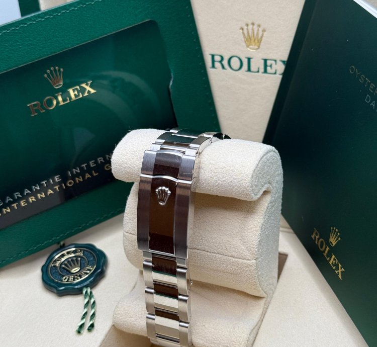 Rolex Datejust 36 Mother Of Pearl Diamond Dial Stainless Steel Diamond Bezel Oyster Bracelet