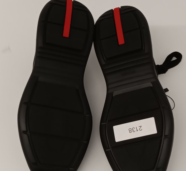Prada Americas Cup Low-top Patent Leather Sneakers - 10