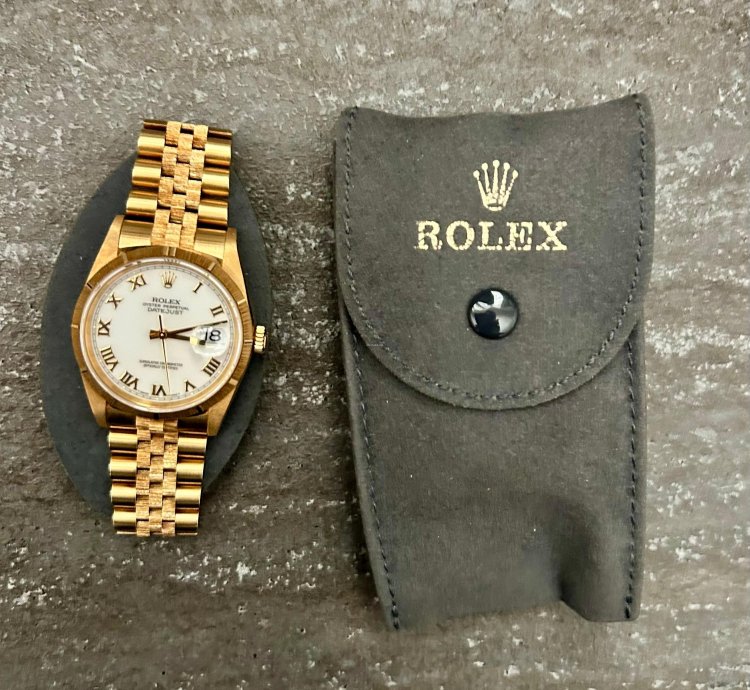 Rolex Datejust 36 Owned Since New 1999 Never Worn Original Box Paperwork