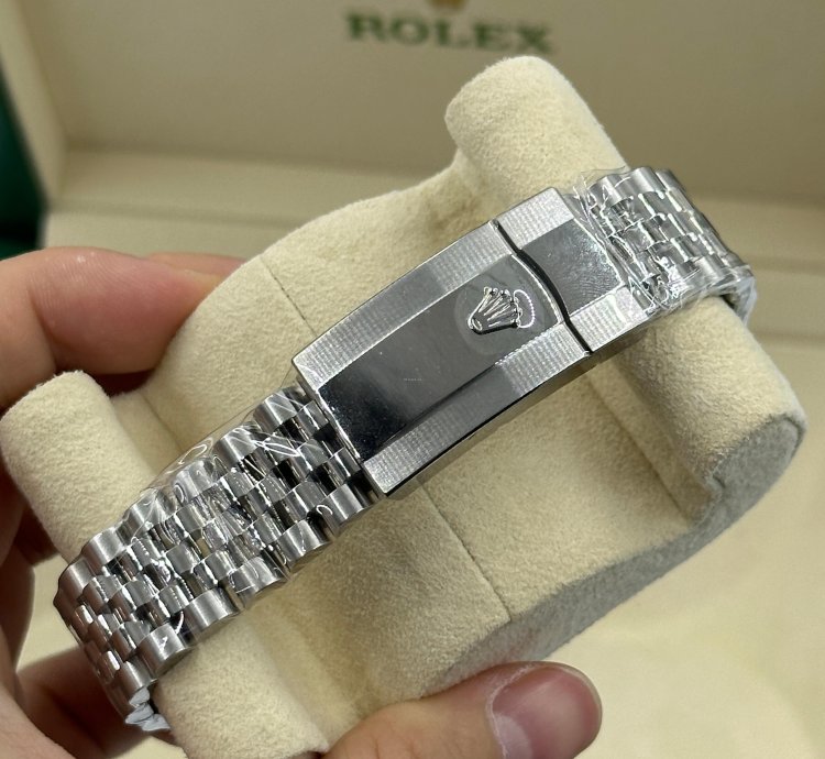 Rolex Datejust 36 White Mother Of Pearl Diamonds Dial