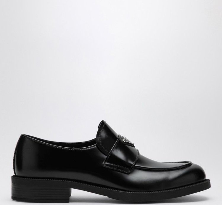 Prada Black Leather Loafer With Logo