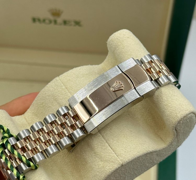 Rolex Datejust 41 41mm Sundust Diamond Dial Jubilee