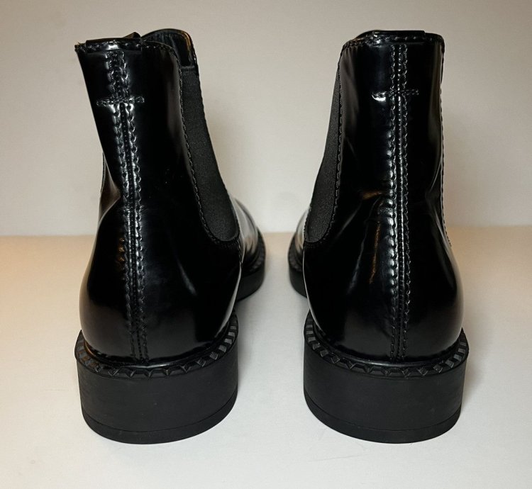 Prada Brushed Leather Chelsea Boots - Men 10 5 2te168