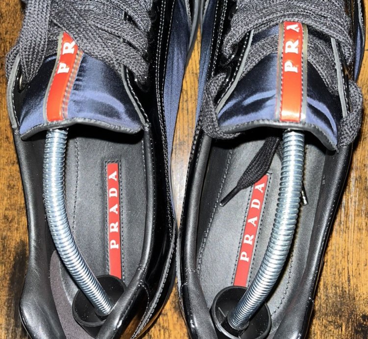 Prada Calzature Low Top Sneaker