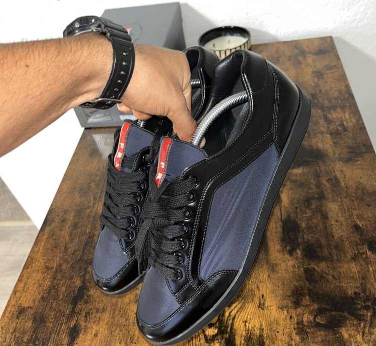 Prada Calzature Low Top Sneaker