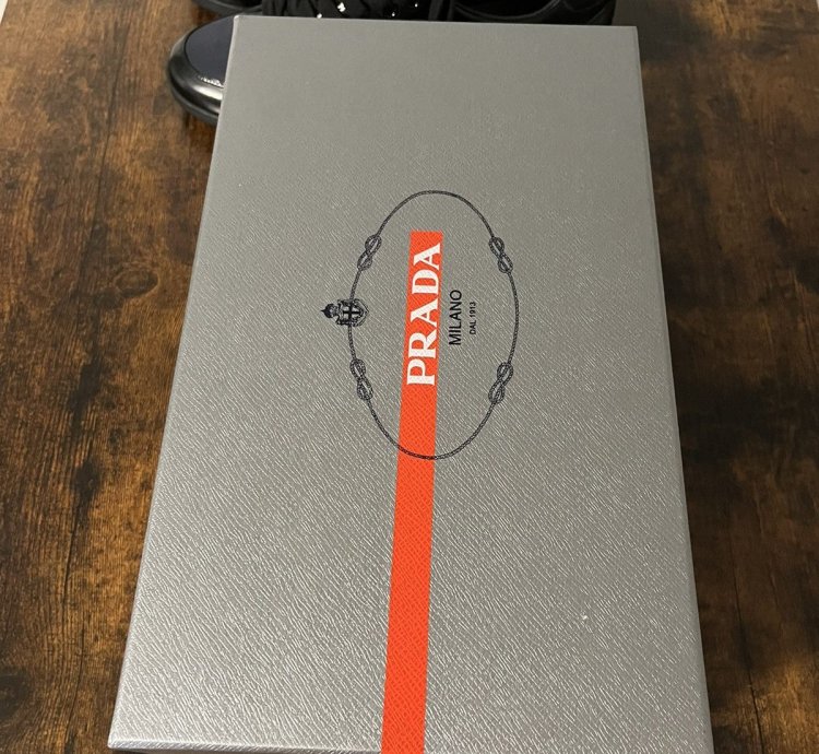 Prada Calzature Low Top Sneaker