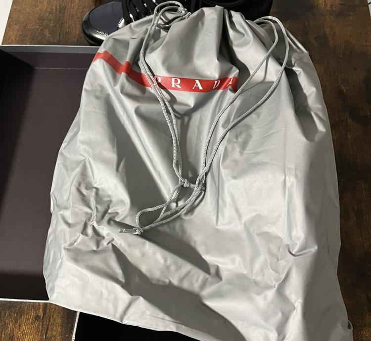 Prada Calzature Low Top Sneaker