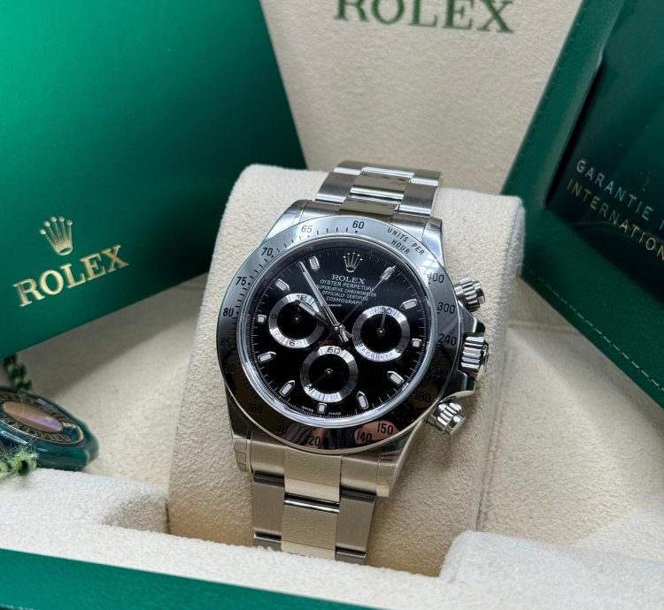 Rolex Daytona 116520 2015 New Old Stock Black Dial Stainless Steel Oyster Bracelet