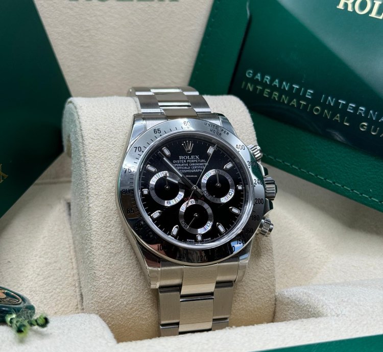 Rolex Daytona 116520 2015 New Old Stock Black Dial Stainless Steel Oyster Bracelet
