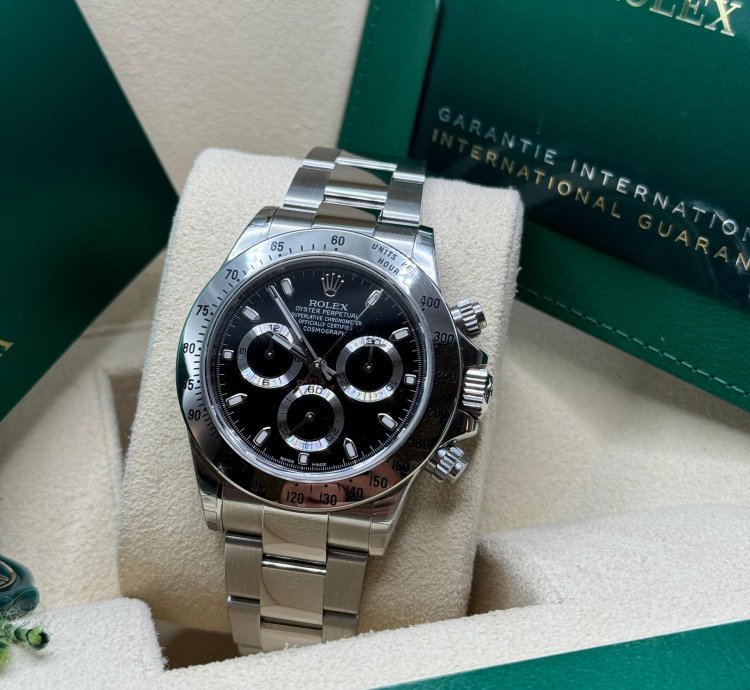 Rolex Daytona 116520 2015 New Old Stock Black Dial Stainless Steel Oyster Bracelet