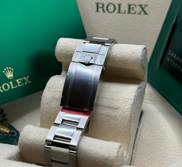 Rolex Daytona 116520 2015 New Old Stock Black Dial Stainless Steel Oyster Bracelet