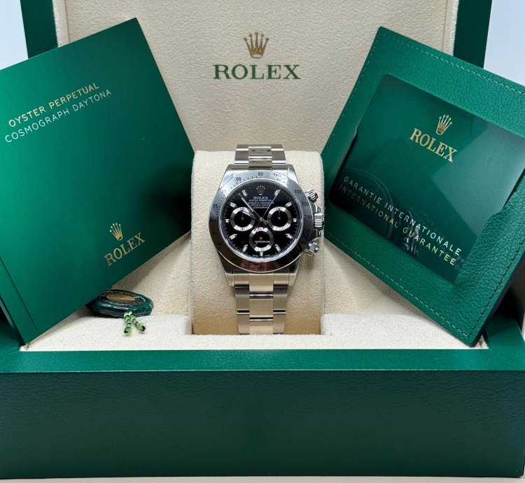 Rolex Daytona 116520 2015 New Old Stock Black Dial Stainless Steel Oyster Bracelet