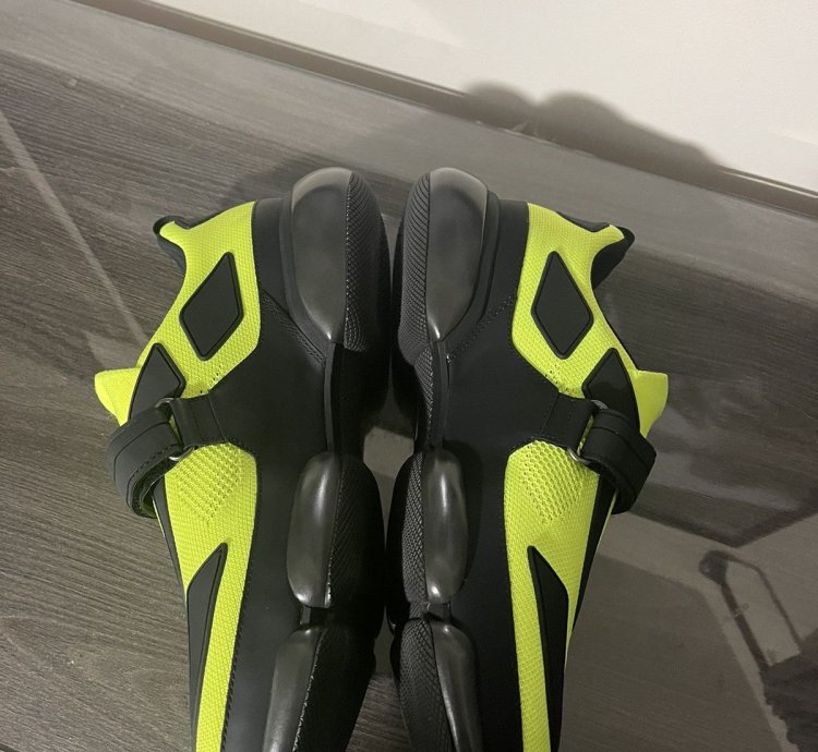 Prada Cloudburst