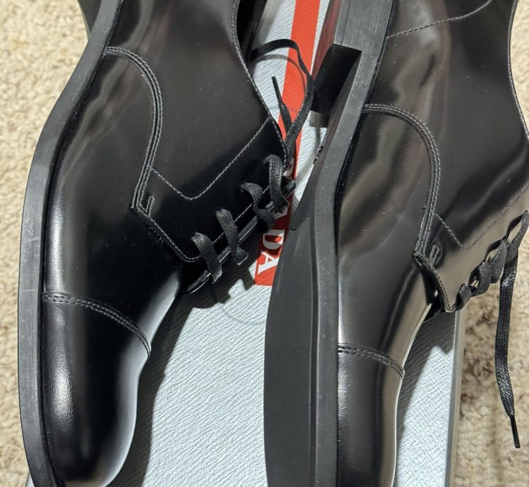 Prada Derby Dress Shoes 8 5