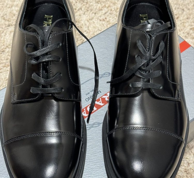 Prada Derby Dress Shoes 8 5